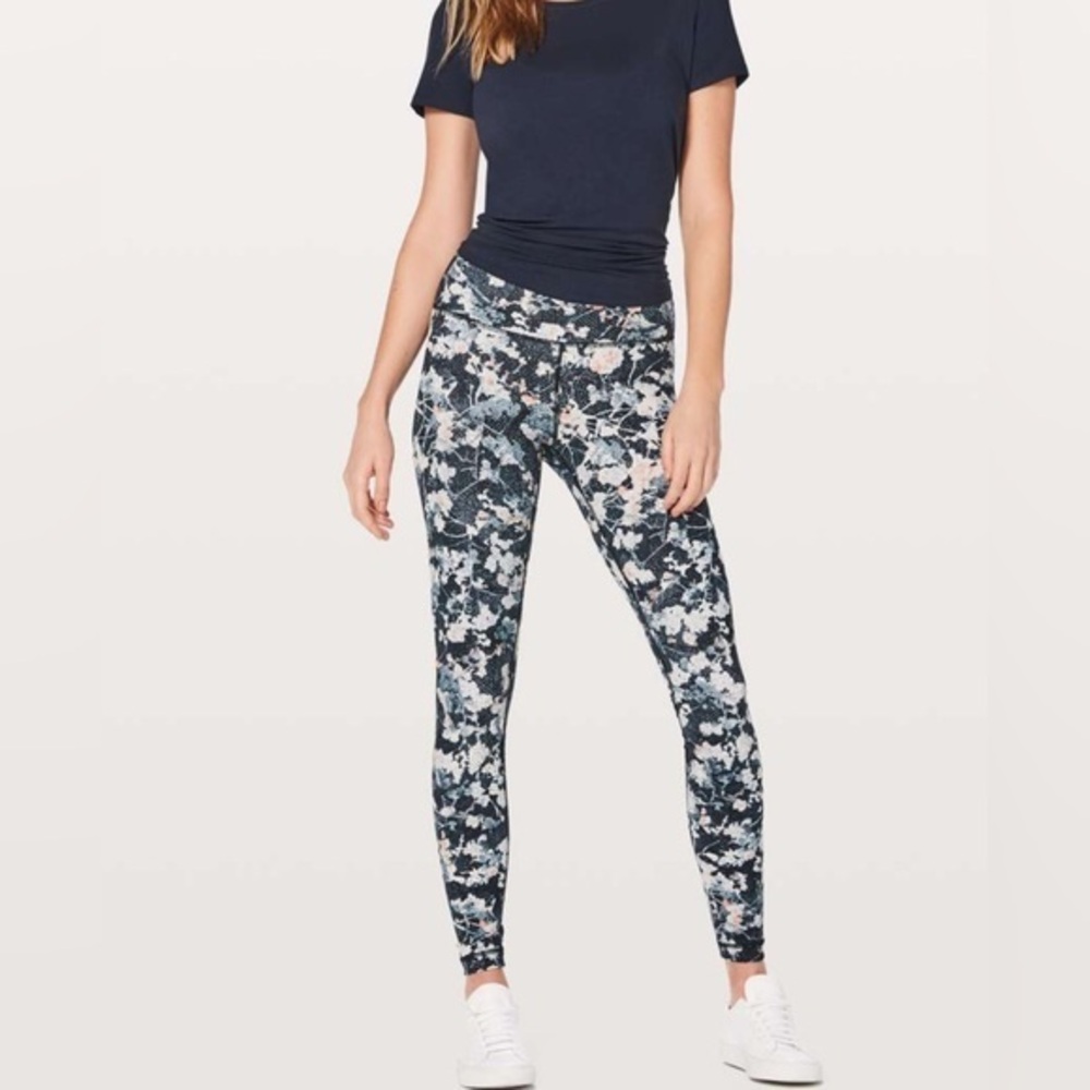 Lululemon Size 4 • Wunder Under High Rise 28” Leggings Spring Bloom Multi.